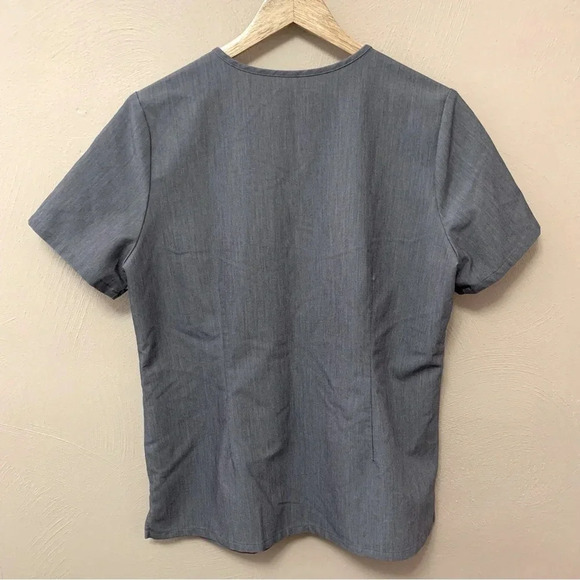 FIGS Catarina One-Pocket Scrub Top Gray Grey Size Medium - Picture 6 of 8